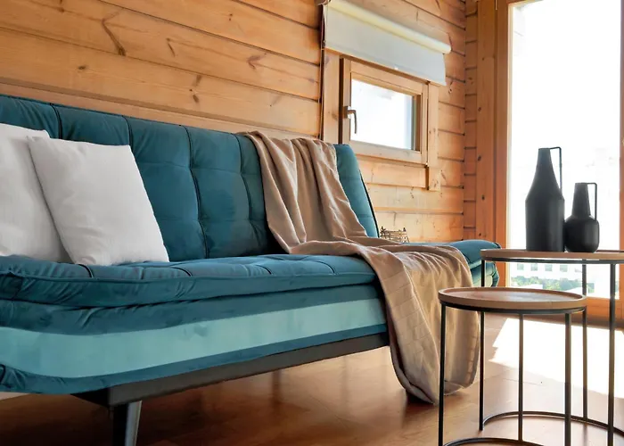 Recien Renovada! Exclusiva Villa De Madera Con Piscina Y Vistas Al Mar